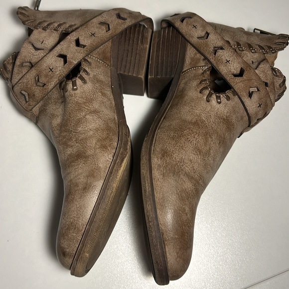 ✨Brown Rampage Booties With Side Buckle and Back Zipper✨ - Picture 9 of 9